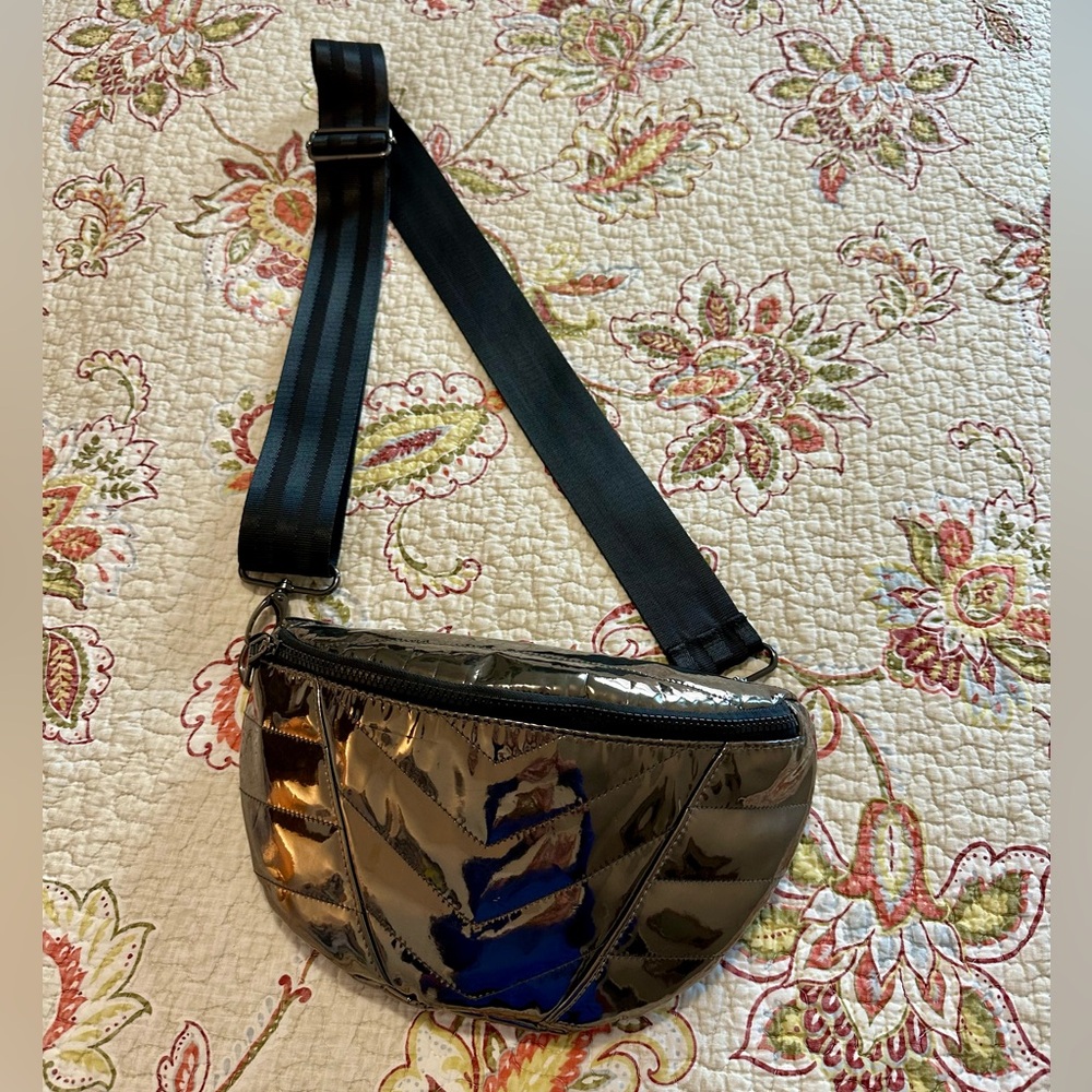 Evereve Metallic Gunmetal Quilted Crossbody Belt Bag - Picture 4 of 12